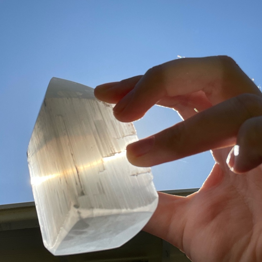 Stunning Selenite tower - Picture 14 of 15